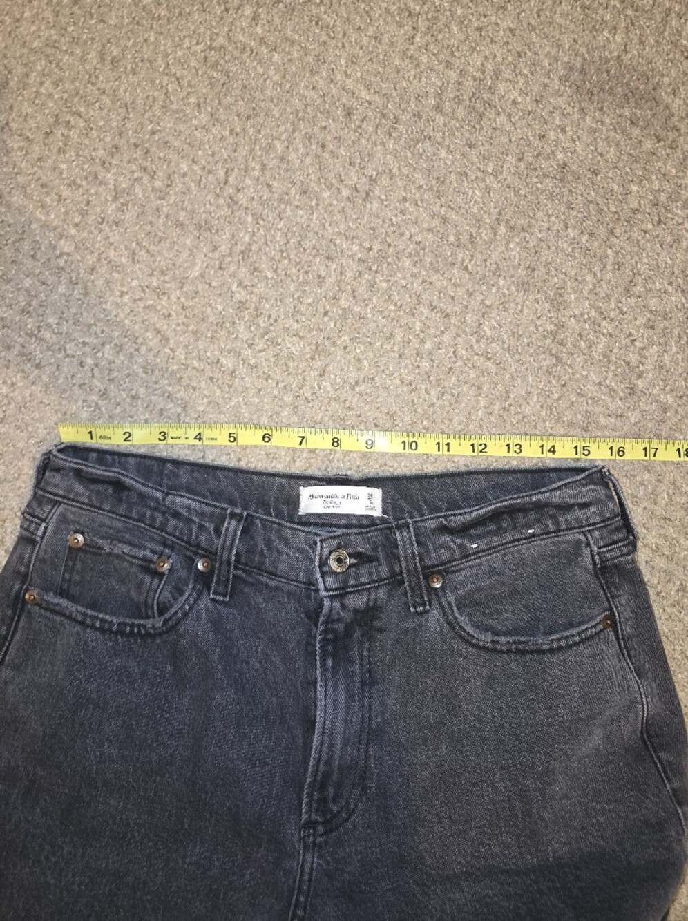 Abercrombie & Fitch Women’s The Baggy Low Rise Faded Black Jeans Size 6 Short - Picture 5 of 7